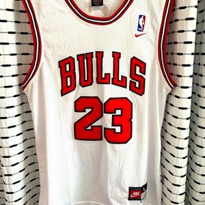 Men’s Bulls Jersey